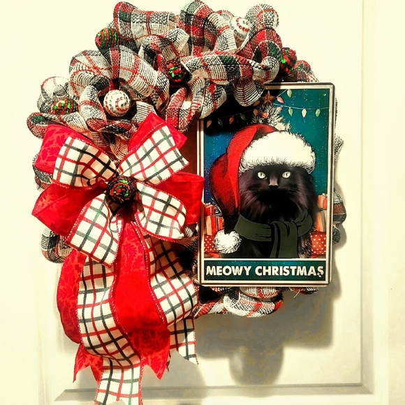 Christmas Persian Cat Wreath Deco Mesh Bow - Picture 2 of 5